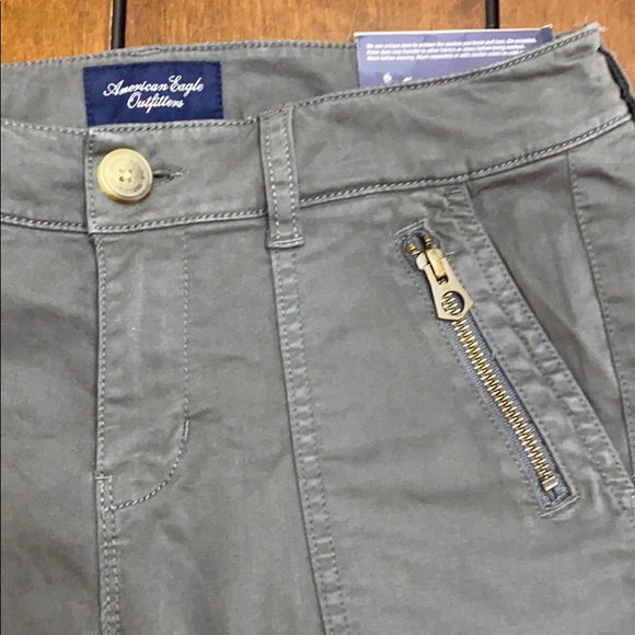 NWT AE Grey-Green Cargo Midi Shorts - Picture 3 of 11